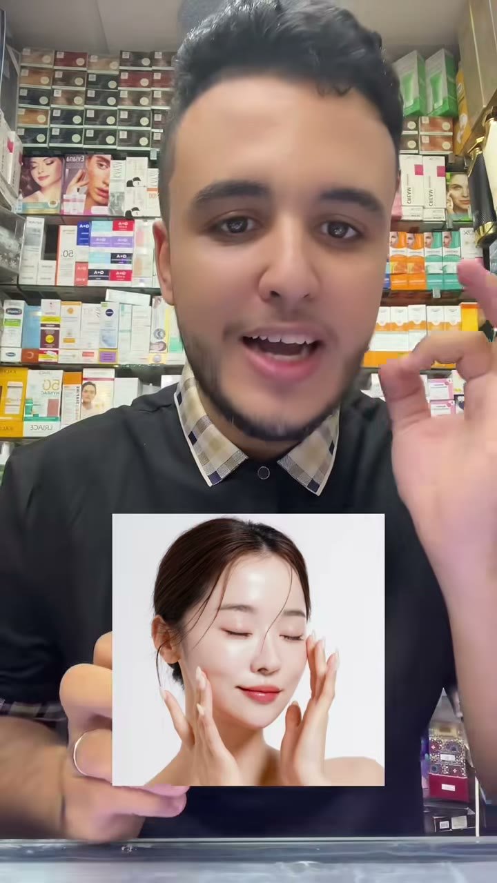 Frame from a TikTok video: The salesperson shows the blue oval jar of Eva Skin Clinic Hyaluronic Acid Night Cream